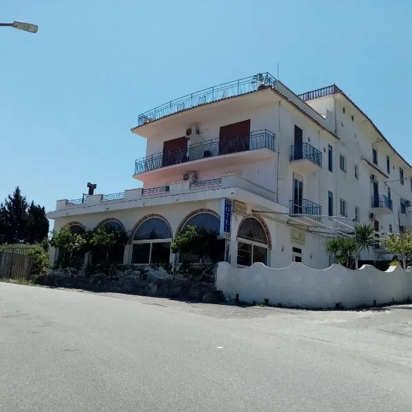 孔卡多罗酒店，位于Villaggio Le Rocelle的酒店