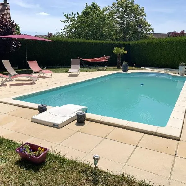 Villa de 4 chambres avec piscine privee terrasse amenagee et wifi a Omerville，位于Nucourt的酒店