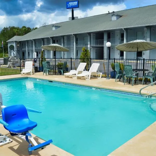 Days Inn by Wyndham Hardeeville Near Hilton Head，位于哈迪维尔的酒店