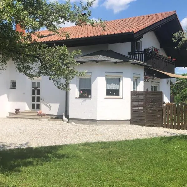 Casa Boebelle 3 km von der Therme Bükfürdö，位于萨尔瓦尔的酒店