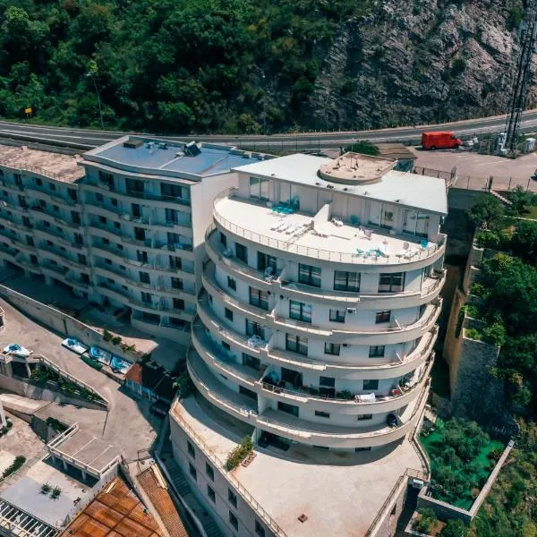 Alex Lux sea view apartment 1，位于拉法洛维奇的酒店