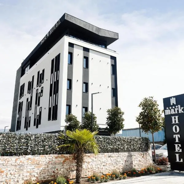 Mark Hotel Tirana，位于地拉那的酒店