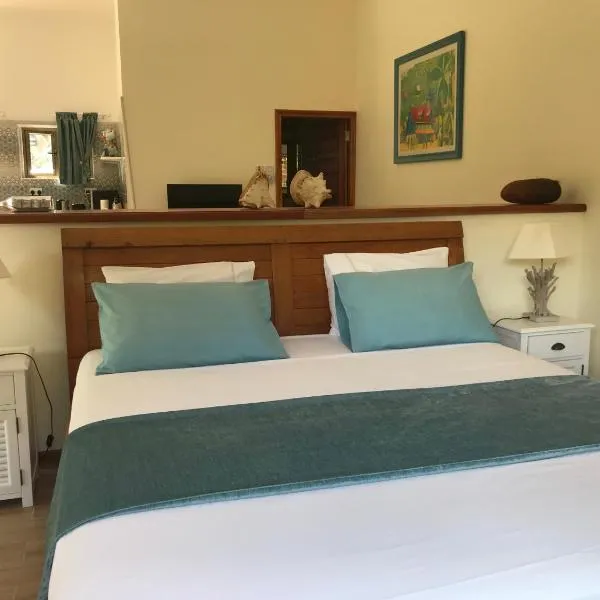 Rock and Palm Lodge Self catering appartment，位于马埃岛贝拉扎尔区的酒店