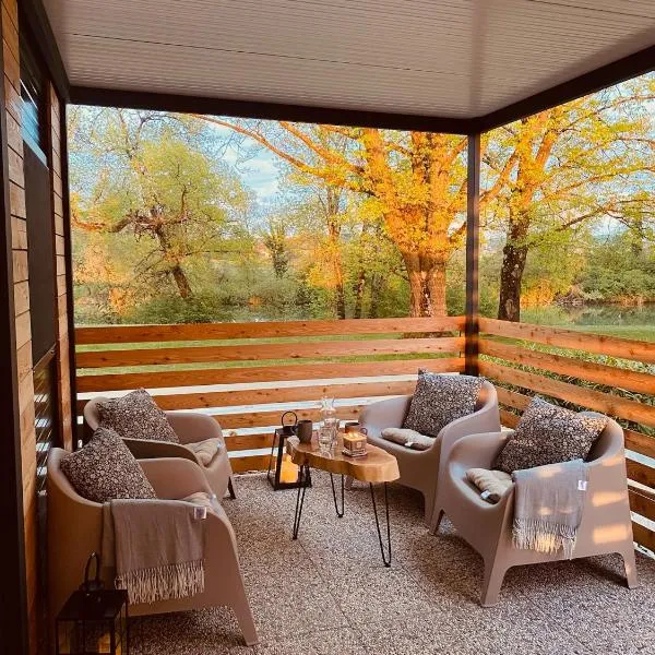 MAGNOLIA HOUSE by the RIVER，位于梅特利卡的酒店