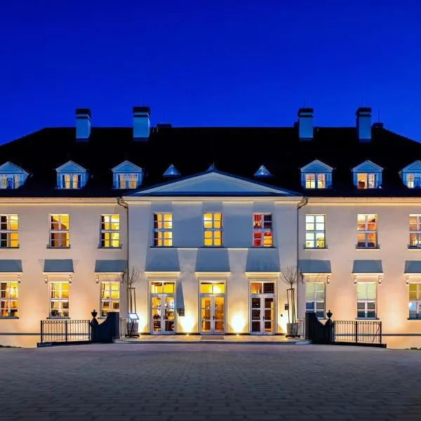 Schloss Rattey，位于Kotelow的酒店
