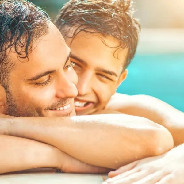 La Connexion, Gay Men Only，位于佩梅纳德的酒店