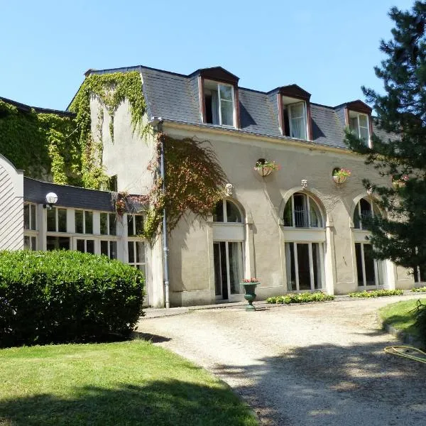 巴泽耶城堡酒店，位于Glaire-et-Villette的酒店