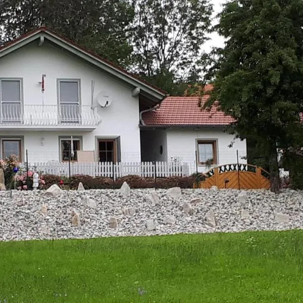 Ferienwohnung Mies，位于瓦尔德基兴的酒店