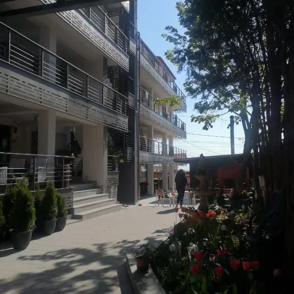 Hotel La John，位于旧瓦马的酒店