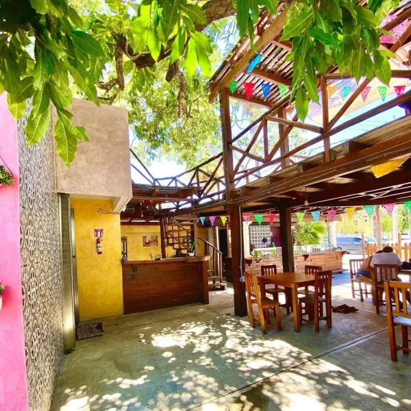 La Luz Hostal Cancun，位于坎昆的酒店