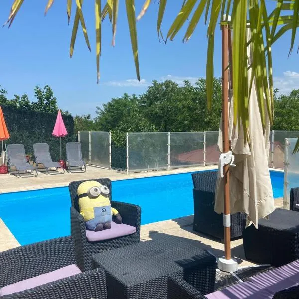 Magnifique Villa avec piscine Beaujolais，位于特雷武的酒店