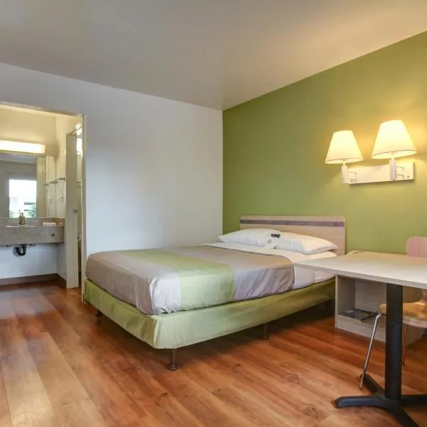 埃尔克顿6号汽车旅馆，位于埃尔克顿的酒店