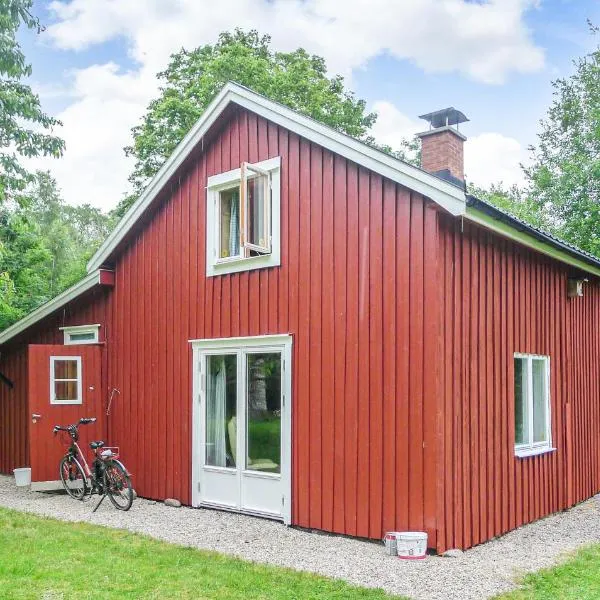 Cozy Home In Dals-rostock With Kitchen，位于Högsäter的酒店