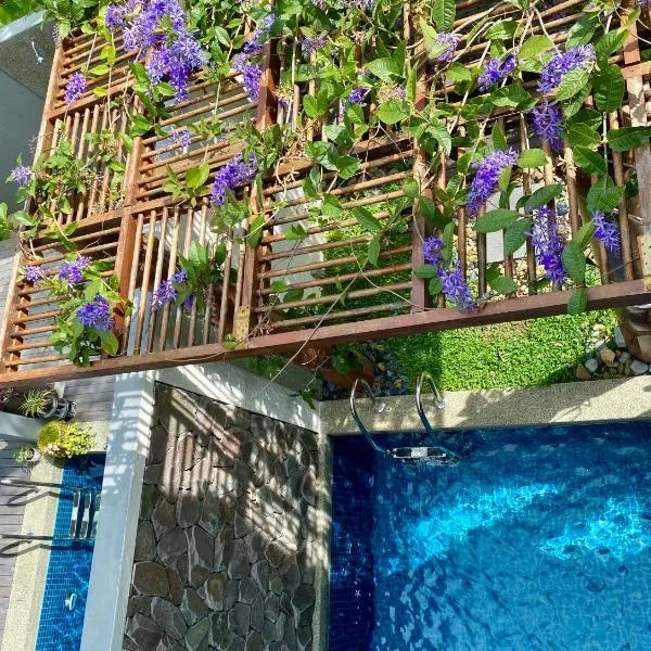 Ikiru 18 Private Saltwater Pool Villa, 3 Ensuite BR, Outdoor BBQ, 5 mins to Beach，位于珍南海滩的酒店