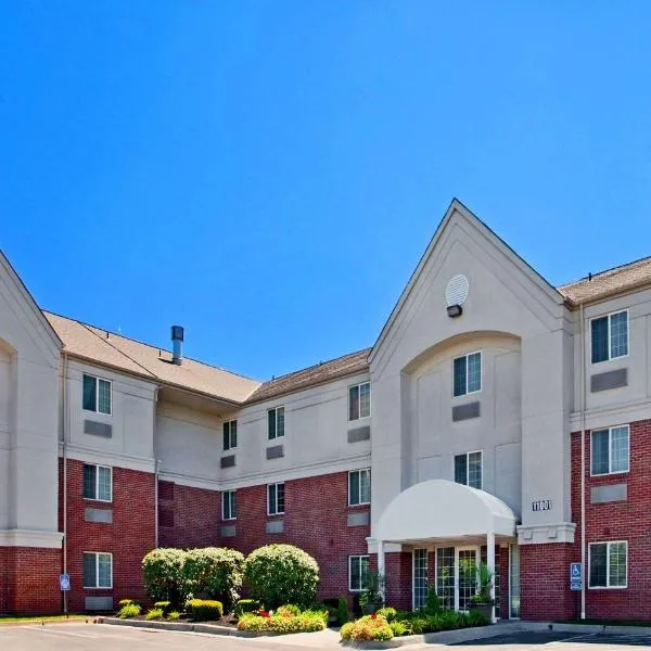 MainStay Suites- Kansas City Overland Park，位于欧弗兰帕克的酒店