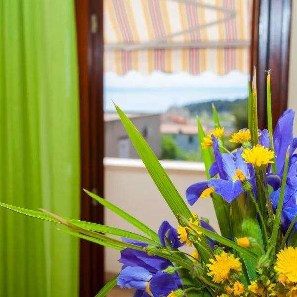 Apartmani Centar Makarska，位于马卡尔斯卡的酒店