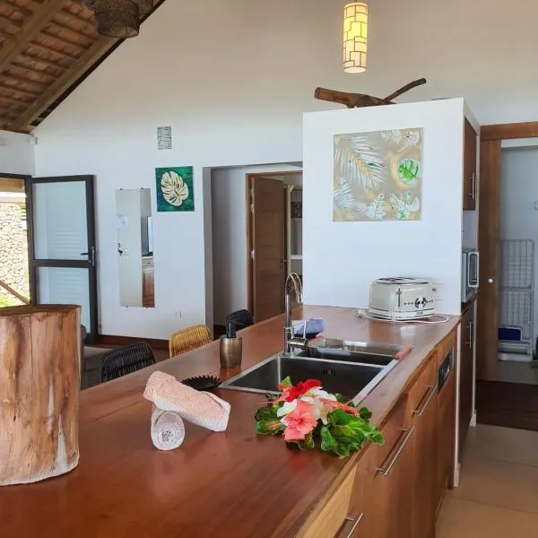 Moorea Lodge Bungalow，位于Teavaro的酒店