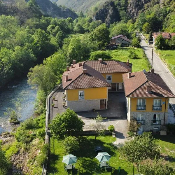 Hotel y Apartamentos La Lonja，位于Beleño的酒店