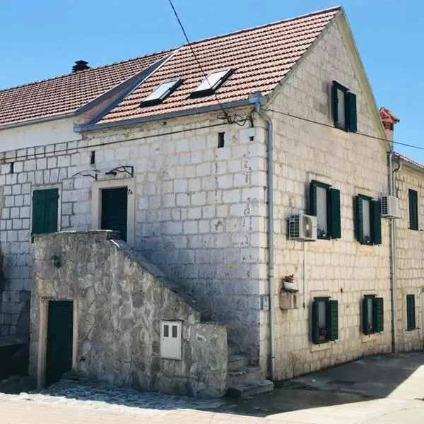 Stone house Saint Michael，位于Gulići的酒店