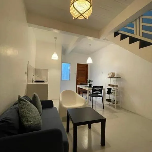 Sto. Niño Whole House w/ 2 AC Bedrooms，位于Talipan的酒店