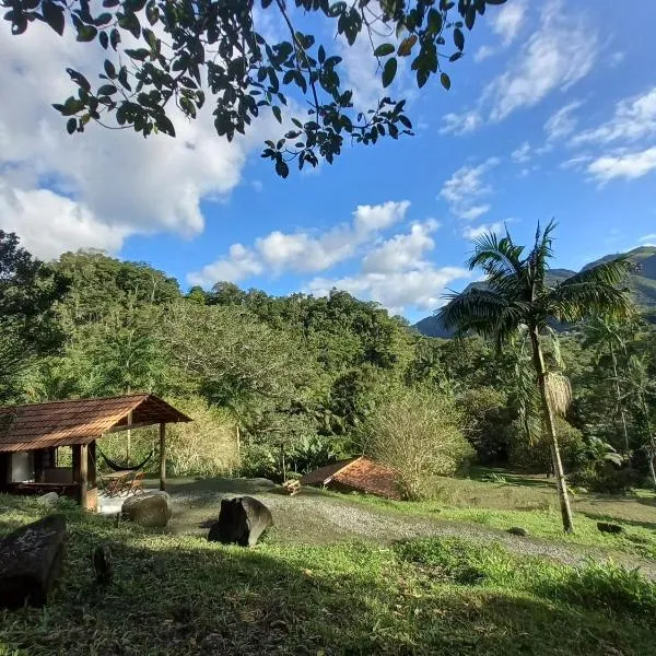 Chalé Floresta Toca da Serra，位于伊波兰加的酒店