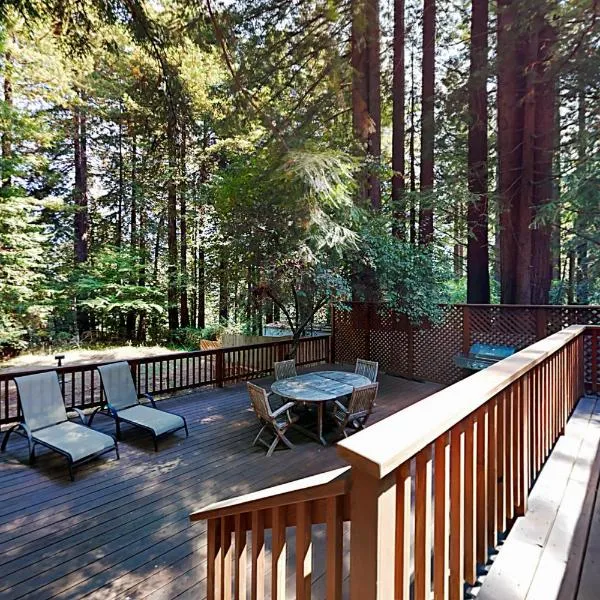 Wagging Woods，位于Cazadero的酒店