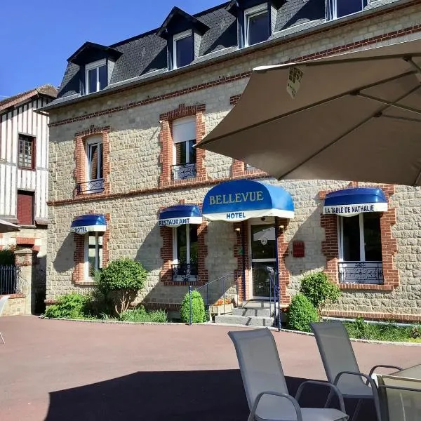 Hôtel Bellevue Bagnoles Normandie，位于Saint-Aignan-de-Couptrain的酒店