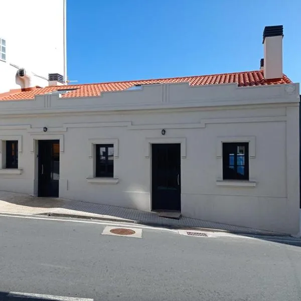 Vila Mariña. Casa marinera con terraza sobre el mar en Caión，位于Cayón的酒店