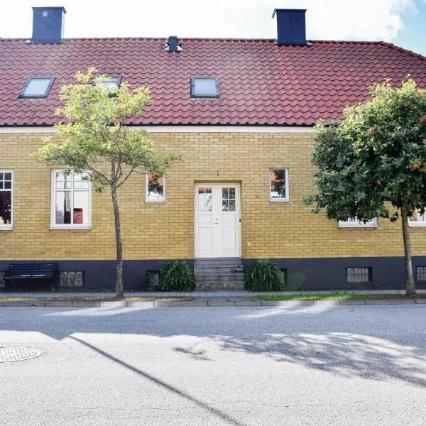 2 Bedroom Gorgeous Apartment In Ystad，位于斯塔德的酒店