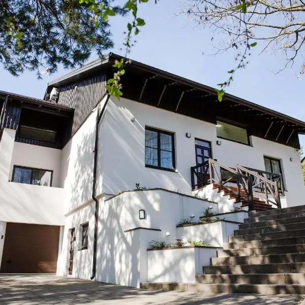 Dvi Nidos，位于奈达的酒店