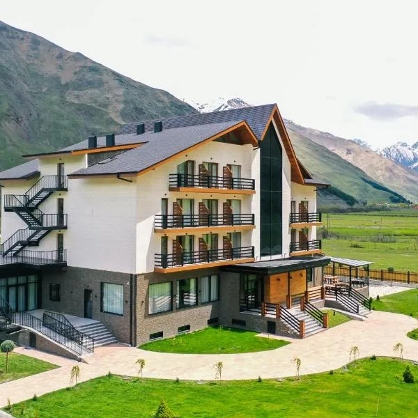Suatis Resort Kazbegi，位于卡兹贝吉的酒店