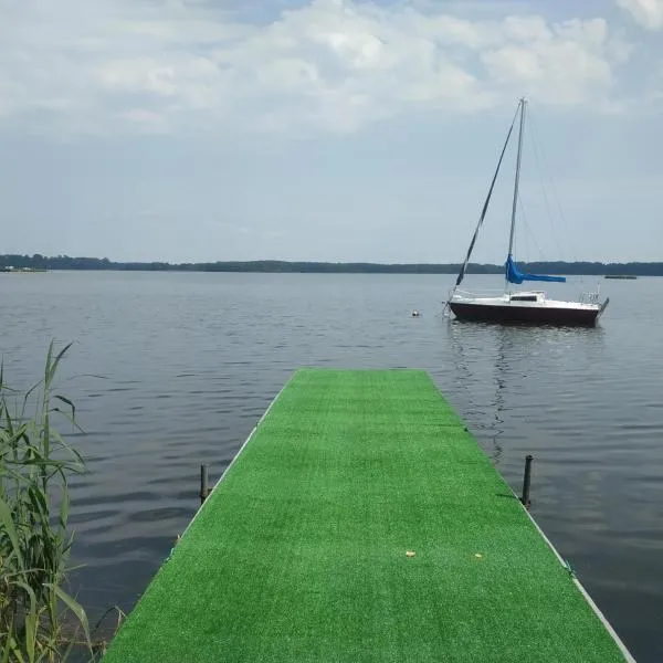 Własny pomost, kajak, kominek, grill, hamaki ognisko Prywatny raj nad wodą, BRZÓZKI 1，位于Barkowice的酒店