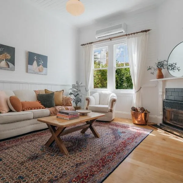 Quinn's Cottage - Central Armidale，位于阿米代尔的酒店