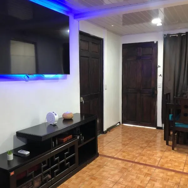 Comodo Departamento full equipado con cocina, TV 80p, wifi 150mbs, etc，位于蓬塔雷纳斯的酒店