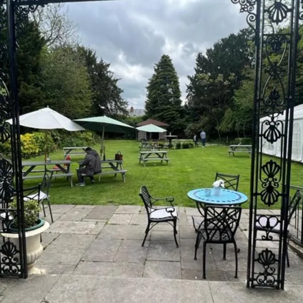Antrobus Arms Hotel，位于埃姆斯伯里的酒店