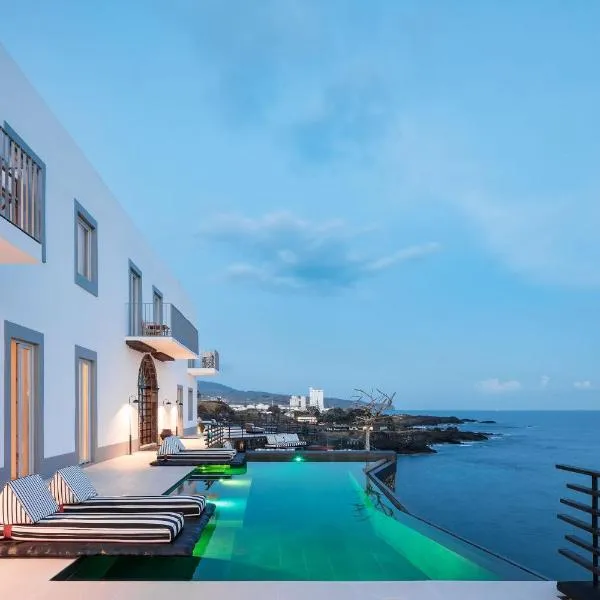 White Exclusive Suites & Villas，位于Fajã de Cima的酒店