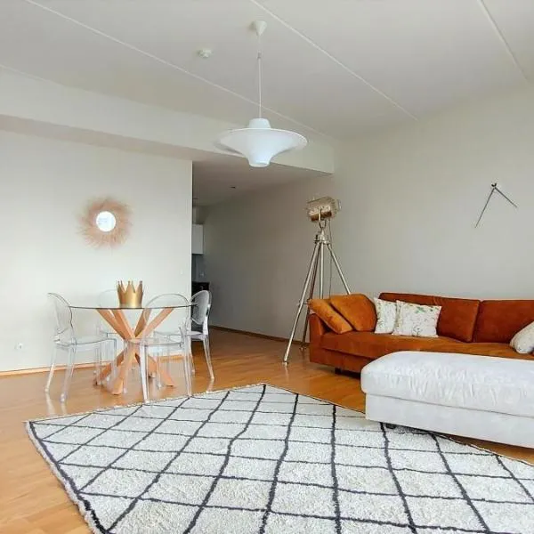 Seedri Breakwater Residence with Private Parking，位于派尔努的酒店