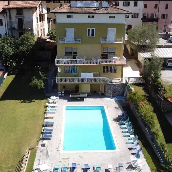 德瑞娜酒店，位于Sarche di Calavino的酒店