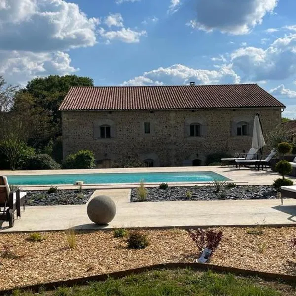TENDANCE CAMPAGNE Chambre d'hôtes，位于Marillac的酒店
