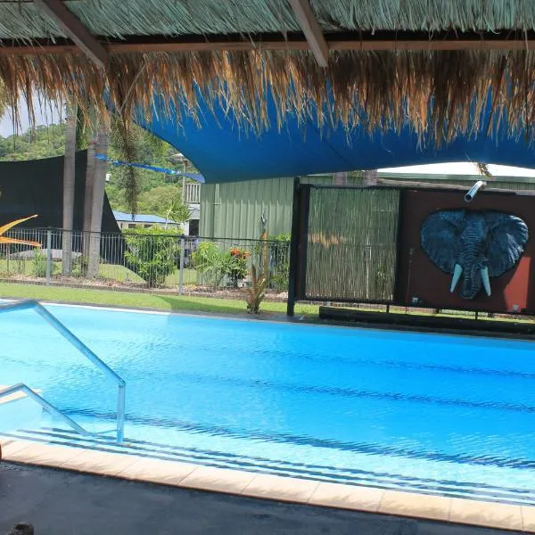 Kurrimine 4 bedroom house and pool，位于Kurrimine Beach的酒店