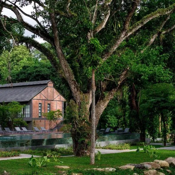 清迈弗洛拉小溪度假村，位于Ban Muang Ha的酒店