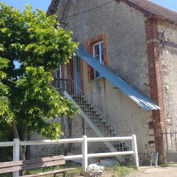 Chambre à La Ferme，位于Les Boulmiers的酒店