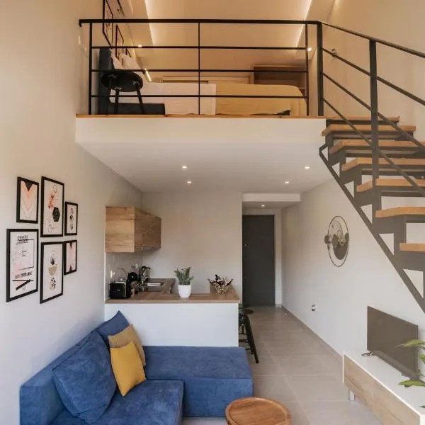 Stylish & elegant loft suite in the city center，位于扎金索斯镇的酒店