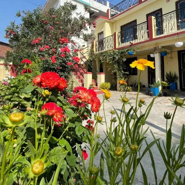 Katyuri Kings Divine Homestay- Babaji's cave，位于Bhikia Sain的酒店