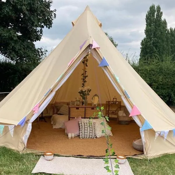 Southfields Bell Tent.，位于Laxton的酒店