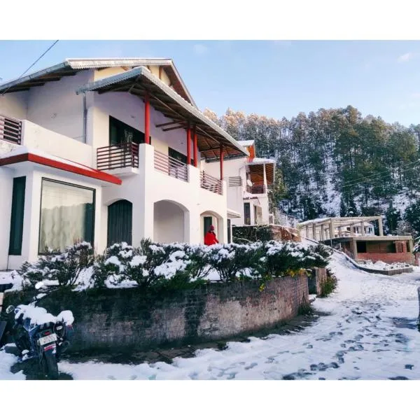 Just Naturals Wellness Resort Nainital，位于博瓦利的酒店