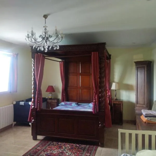 4 Chambres meublées et un seul studio avec petite cuisine，位于提勒河畔伊的酒店