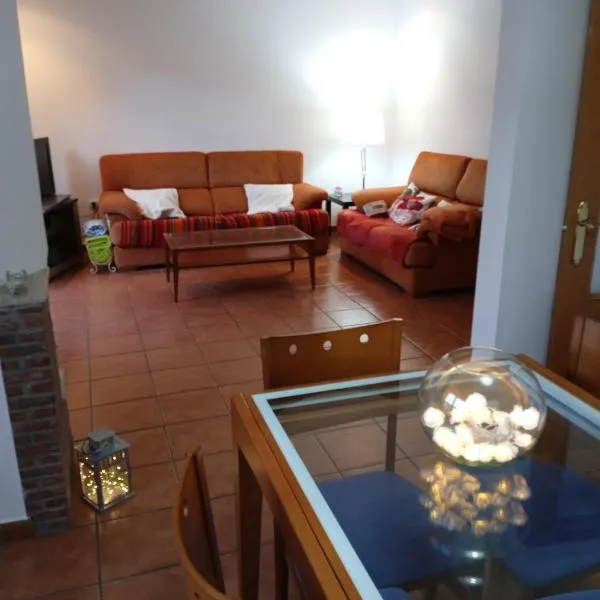 Vivienda adosada , con merendero en Carcedo，位于Modúbar de San Cibrián的酒店