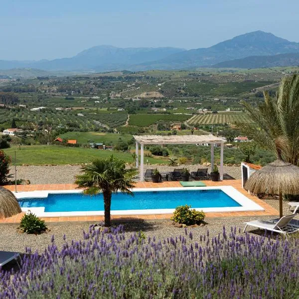 Finca Feliz Andaluz，位于阿洛拉的酒店