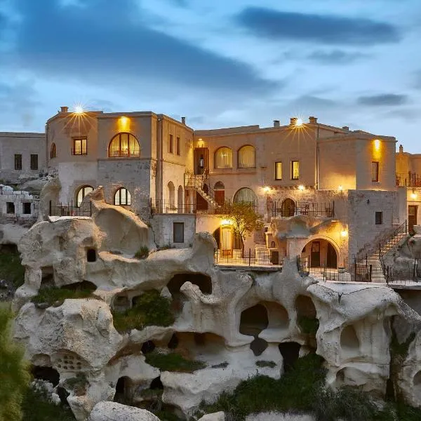 Charm Of Cappadocia Cave Suites，位于内夫谢希尔的酒店